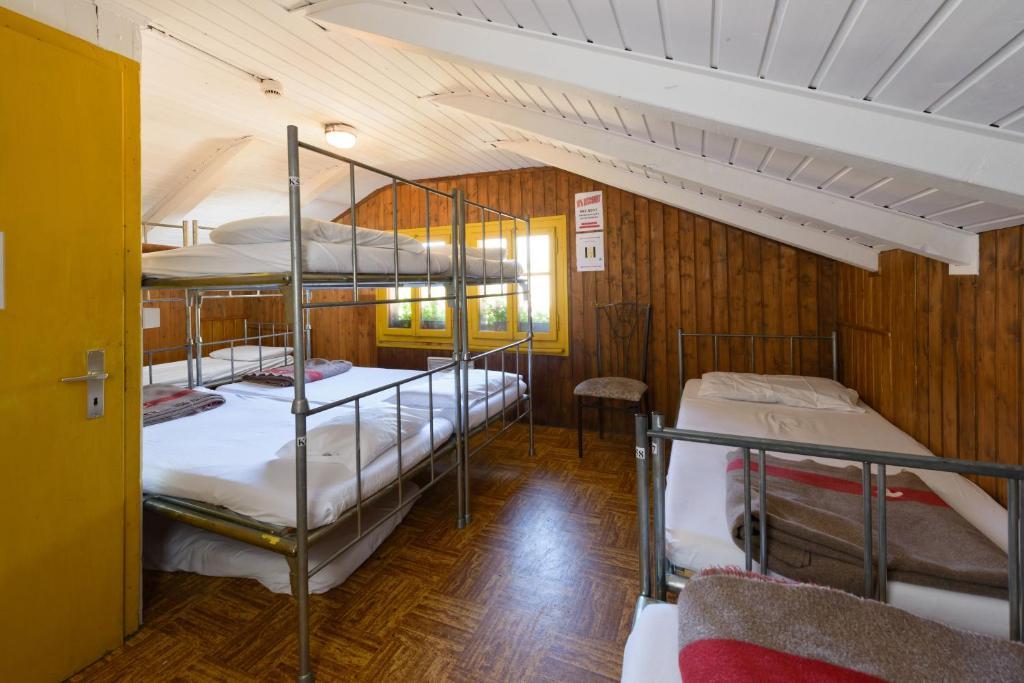 The Matterhorn Hostel Zermatt Room photo