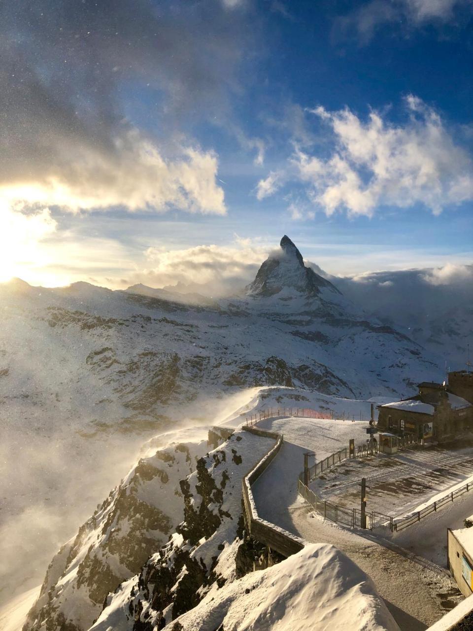 The Matterhorn Hostel Zermatt Exterior photo